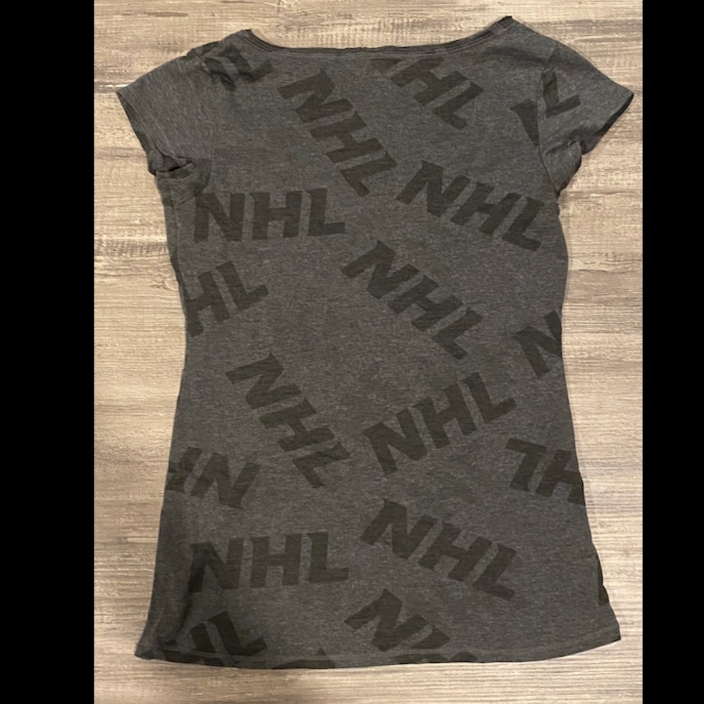 Women’s Los Angeles Kings V neck shirt - Picture 2 of 6